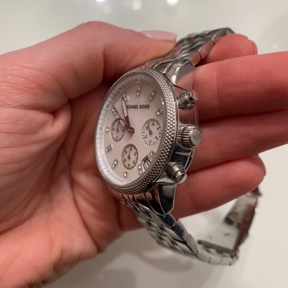 Michael Kors silver and Crystal watch - Picture 3 of 5